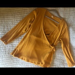 OLD NAVY Wrap shirt oh so soft!!